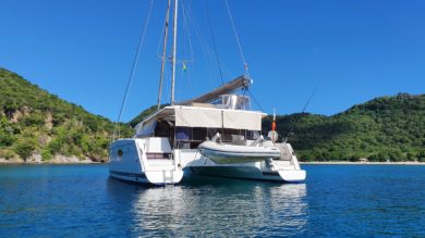 Catamaran Aries